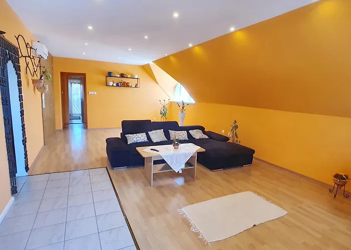 Balazs With Private Pool - Biro Tours Nr 183 * Keszthely